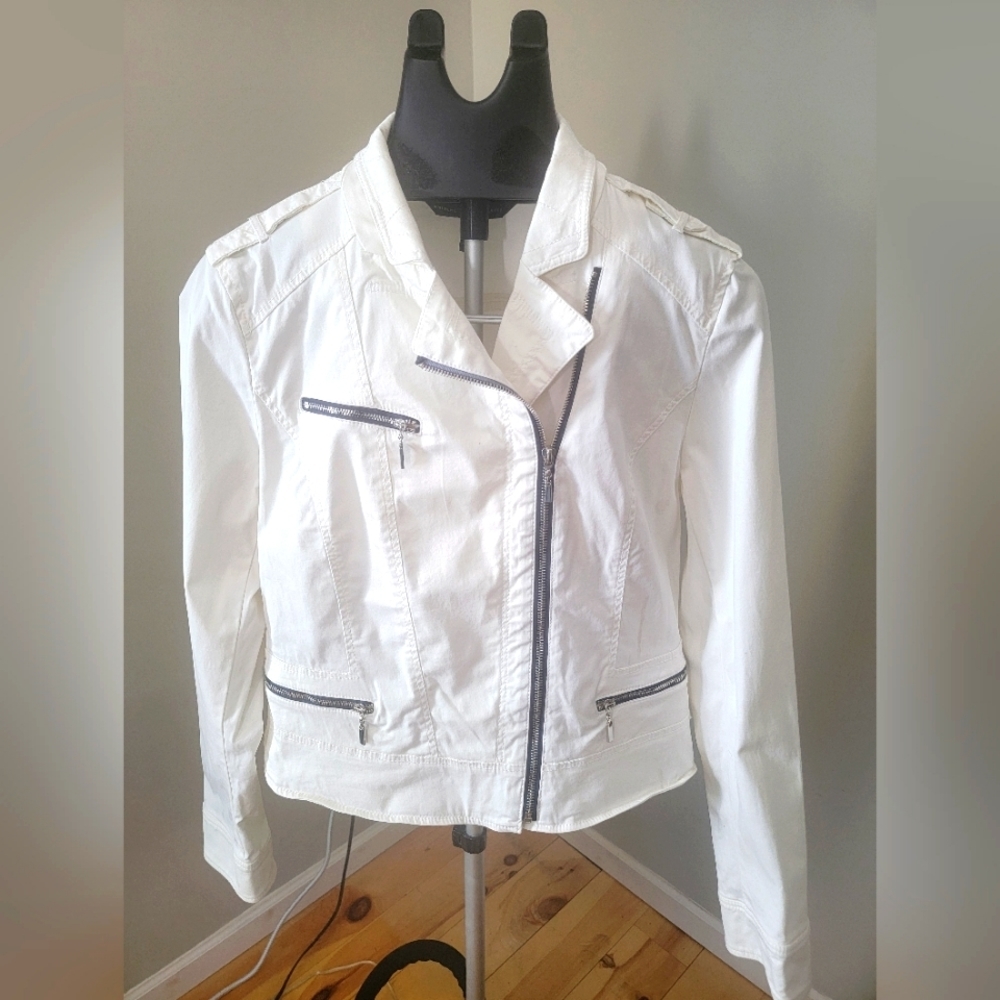 WHBM White Blazer w Silver Zippers size 12. Never worn.